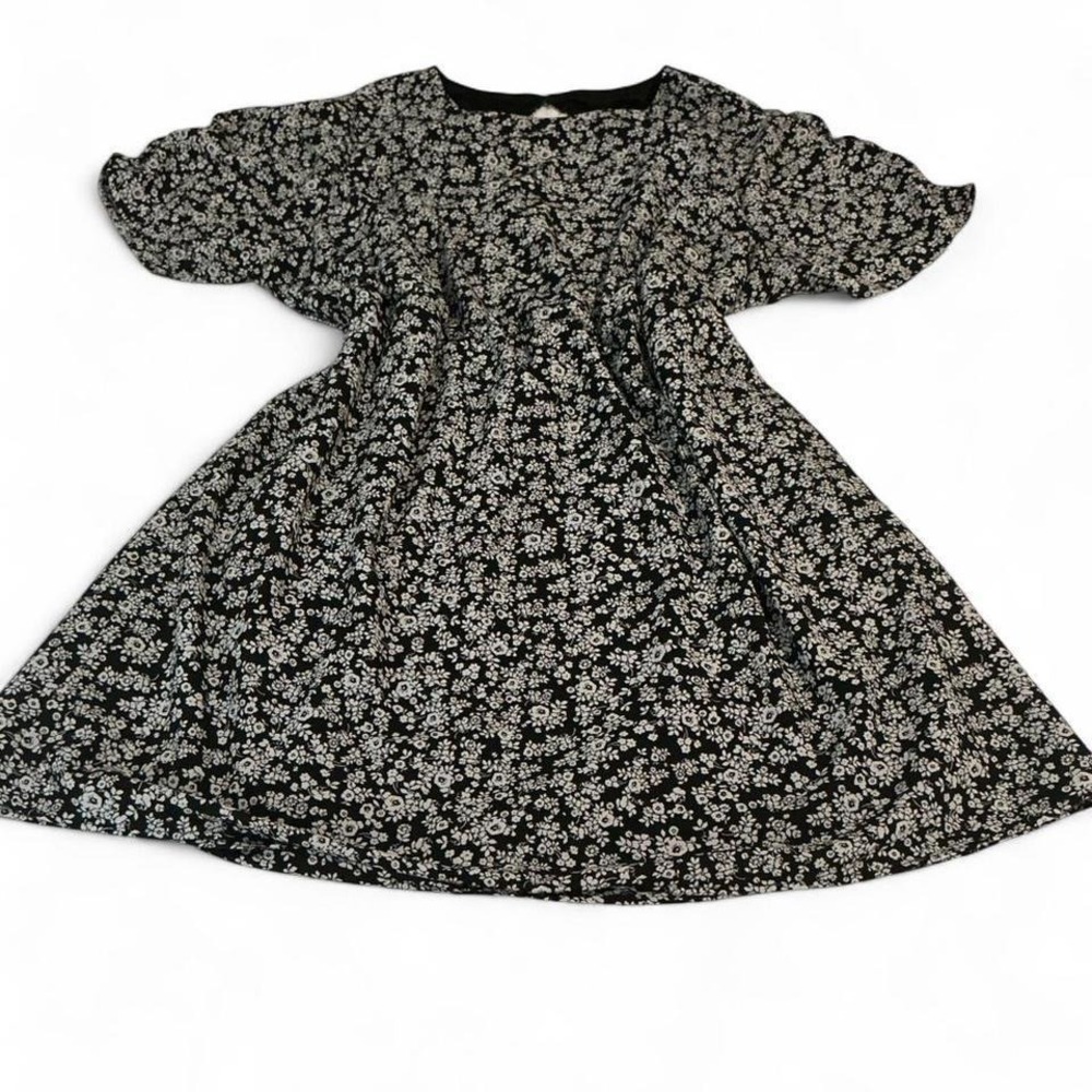 Torrid‎ Floral Print Smocked Waist Square Neck Flutter Sleeve Dress Black White